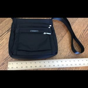 Hedgren RFID shoulder bag